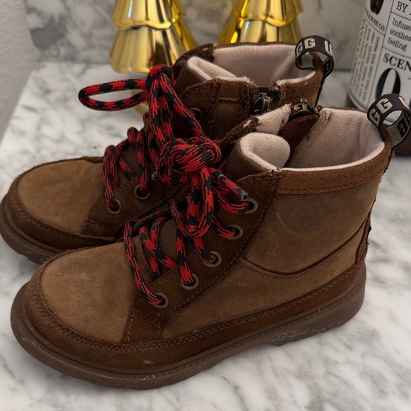 UGG Kids Brown Boots with Red Checkered Laces - Picture 5 of 6